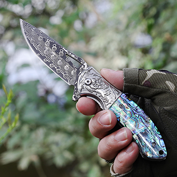 Damascus knife
