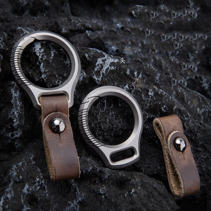Multifunctional Titanium Keychain Utility EDC Keychain Durable Car Accessories Anti-lost Hand Tool